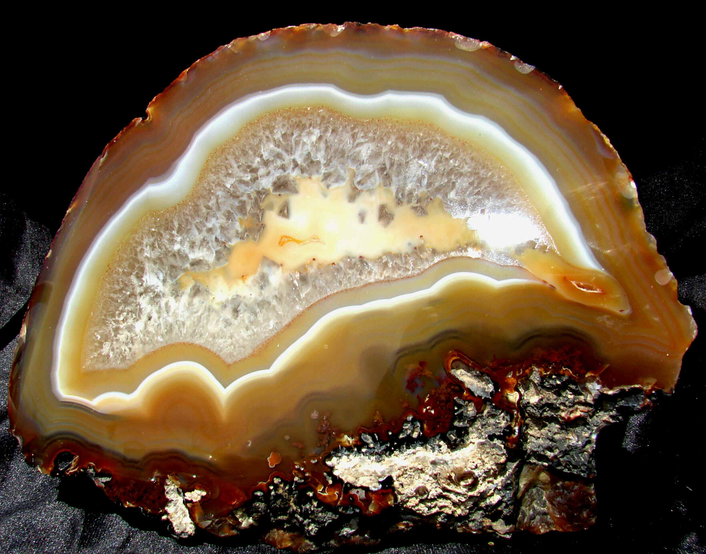 Welcome to our giant agate specimen page!